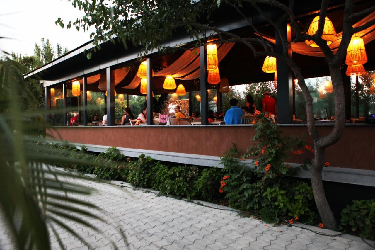 Cross Resort Hotel Erivan Dış mekan fotoğraf