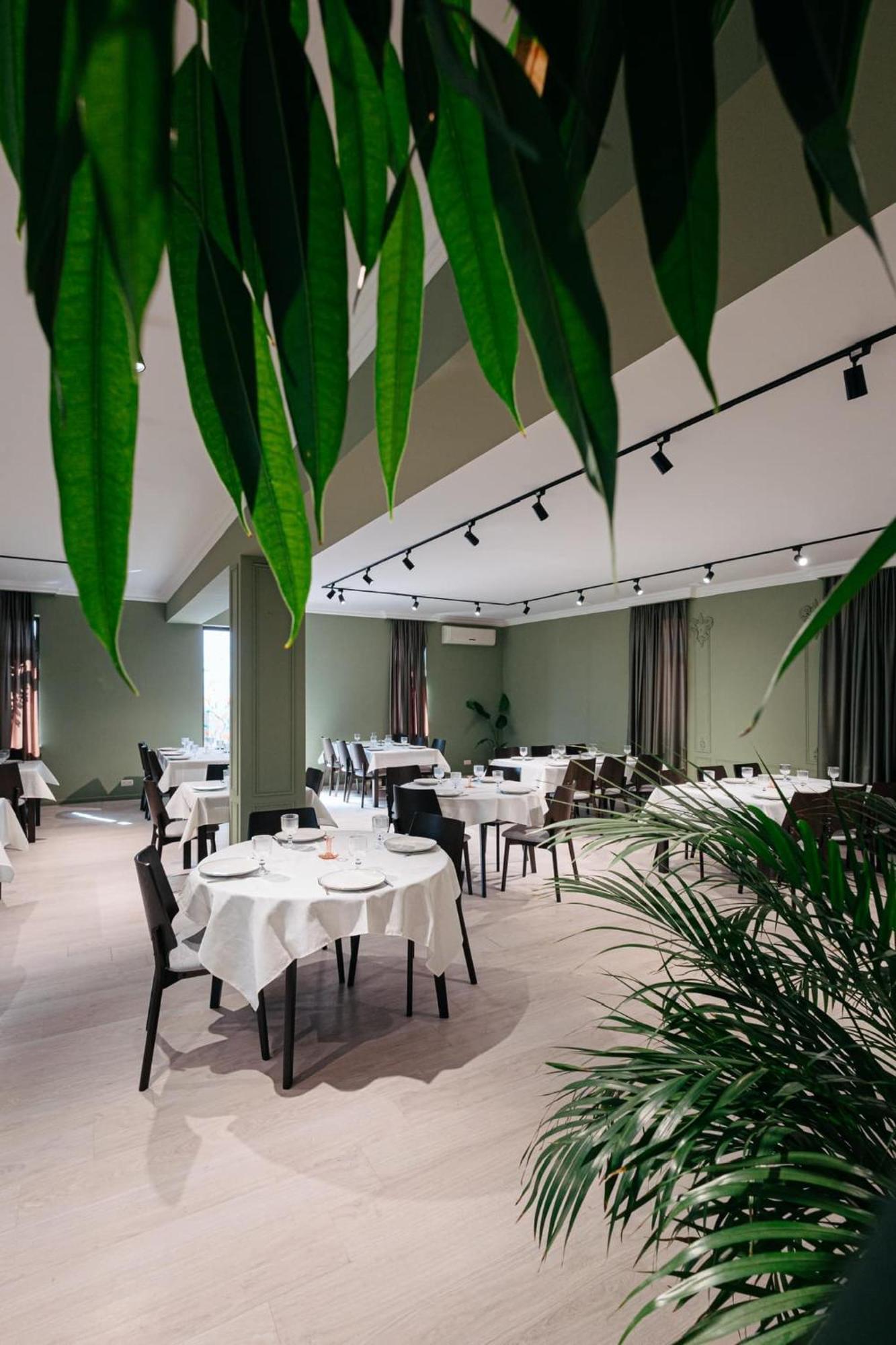 Cross Resort Hotel Erivan Dış mekan fotoğraf
