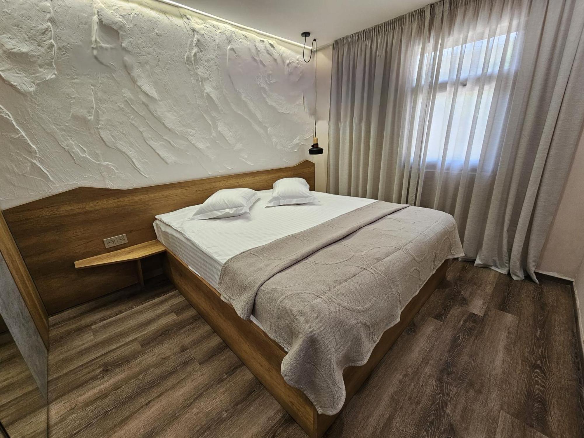 Cross Resort Hotel Erivan Dış mekan fotoğraf