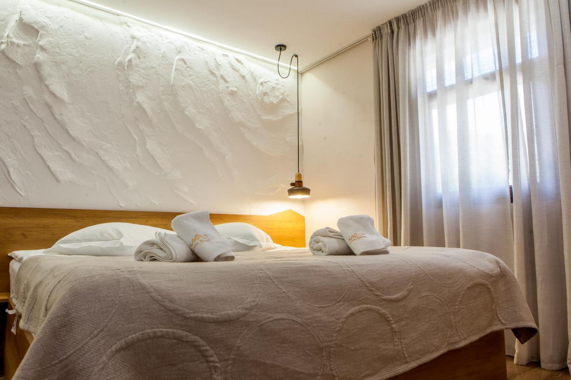 Cross Resort Hotel Erivan Dış mekan fotoğraf