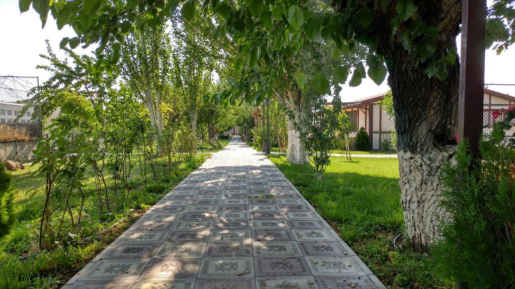 Cross Resort Hotel Erivan Dış mekan fotoğraf
